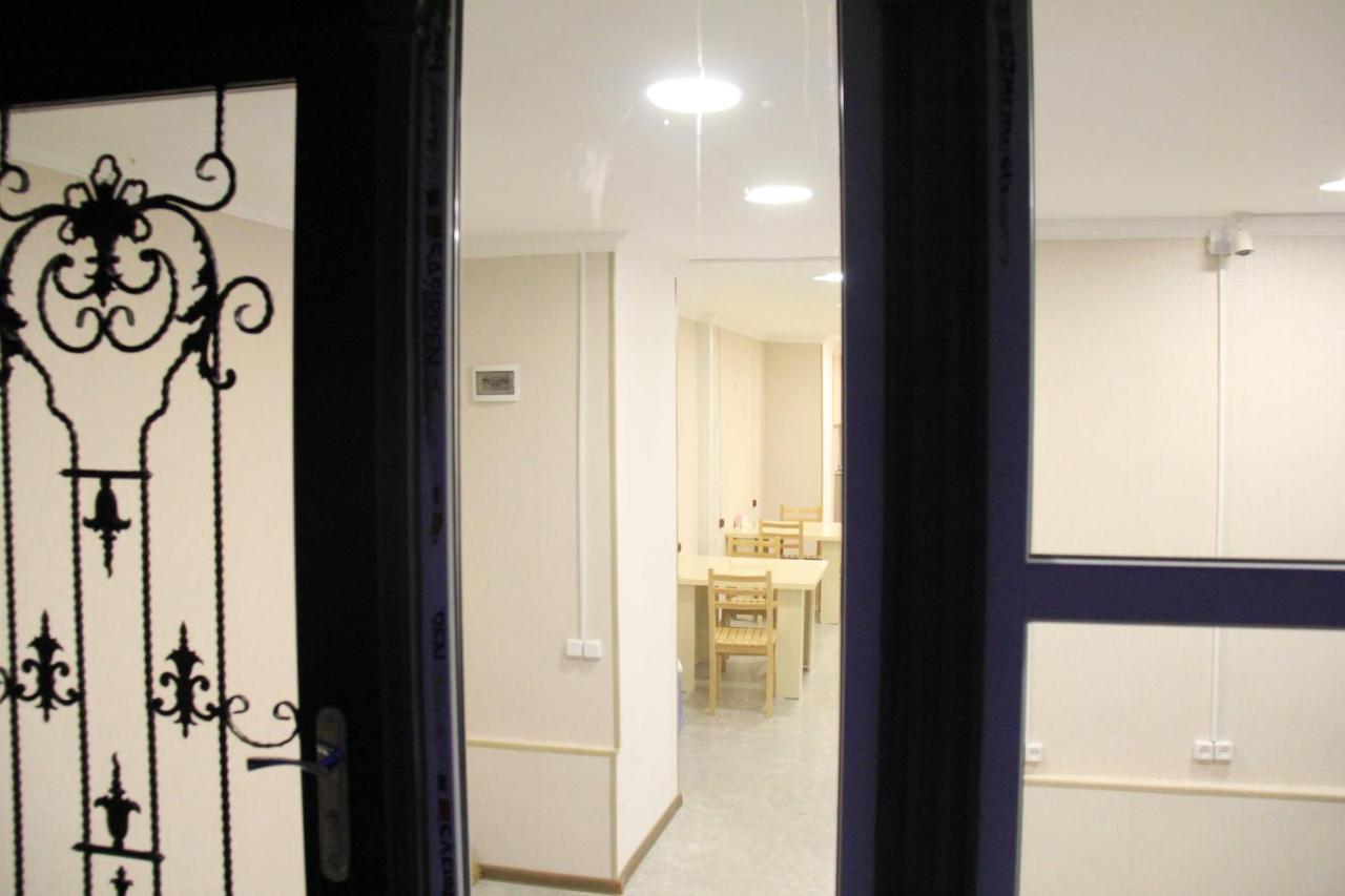 Blossom Hostel Updated ! Обновлено !!! City Center! Perfect Order!!! Snow-White Bed Linen!!! Идеальный Порядок!!! Белоснежное Постельное Белье!!! Центр Города !!! Tbilissi Extérieur photo