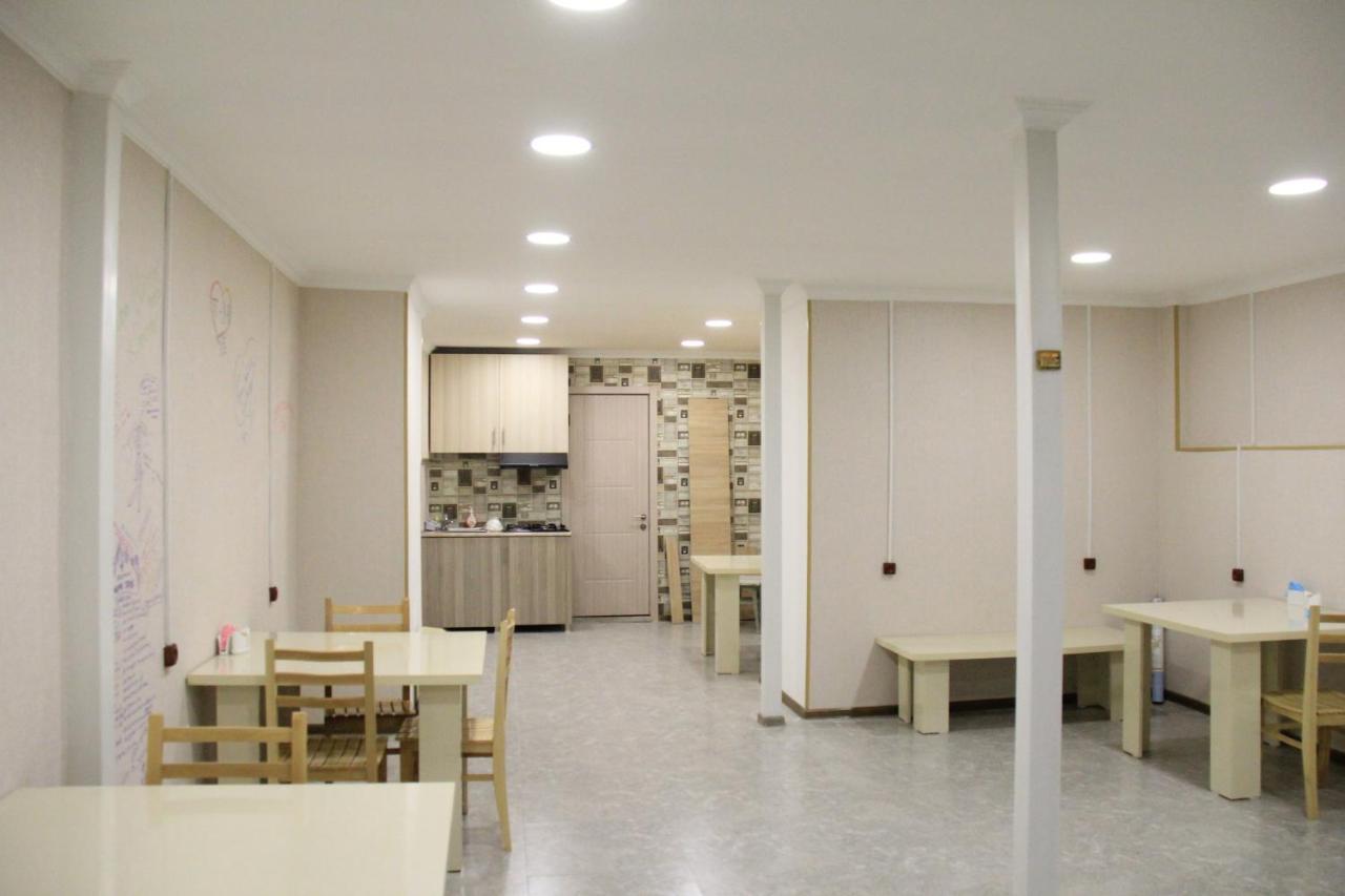 Blossom Hostel Updated ! Обновлено !!! City Center! Perfect Order!!! Snow-White Bed Linen!!! Идеальный Порядок!!! Белоснежное Постельное Белье!!! Центр Города !!! Tbilissi Extérieur photo
