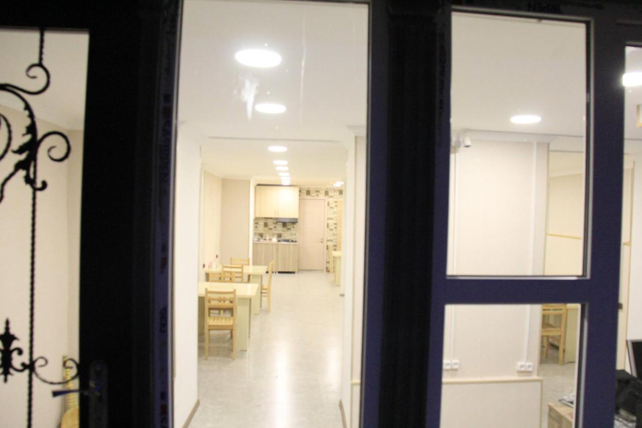 Blossom Hostel Updated ! Обновлено !!! City Center! Perfect Order!!! Snow-White Bed Linen!!! Идеальный Порядок!!! Белоснежное Постельное Белье!!! Центр Города !!! Tbilissi Extérieur photo