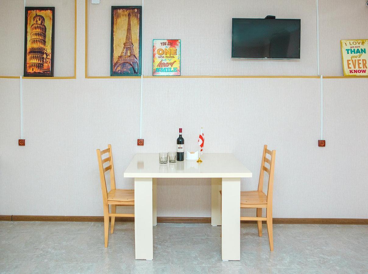 Blossom Hostel Updated ! Обновлено !!! City Center! Perfect Order!!! Snow-White Bed Linen!!! Идеальный Порядок!!! Белоснежное Постельное Белье!!! Центр Города !!! Tbilissi Extérieur photo