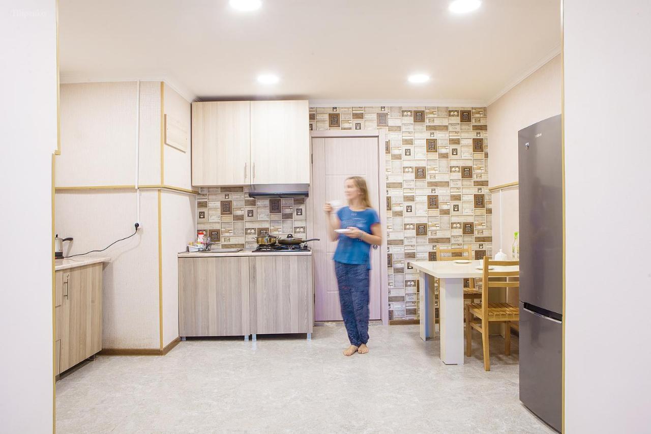 Blossom Hostel Updated ! Обновлено !!! City Center! Perfect Order!!! Snow-White Bed Linen!!! Идеальный Порядок!!! Белоснежное Постельное Белье!!! Центр Города !!! Tbilissi Extérieur photo